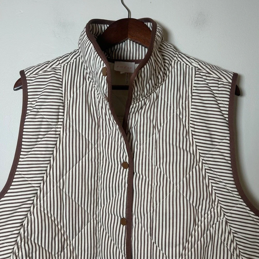 Entro‎ Quilted Striped Vest Women's Brown White Collar Snap Front Size L - Picture 2 of 4